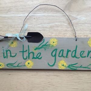 💟Garden Sign with Yellow Flowers